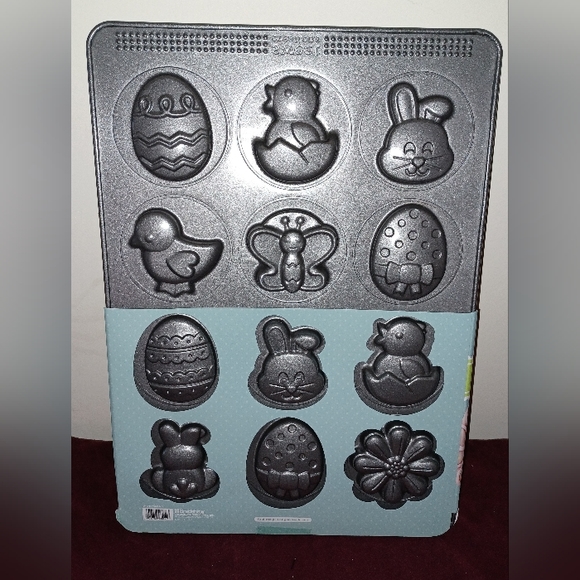 Easter (NWOT)12 cookie pan. (030523D) - Picture 2 of 3